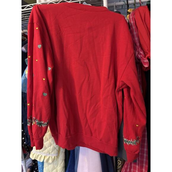 Vintage Hearts Snowy Dogs Sitting In A Window Red Crewneck Sweater Medium - Picture 3 of 3